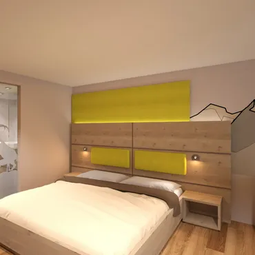 Söllerkopf Modernes Hotelzimmer mit Doppelbett, Holzelementen, Berg-Wandkunst und gelber Kopfteilbeleuchtung